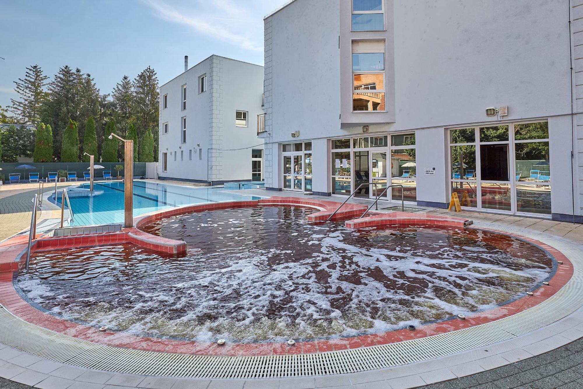 Hotel Silver Hajduszoboszlo Exterior foto