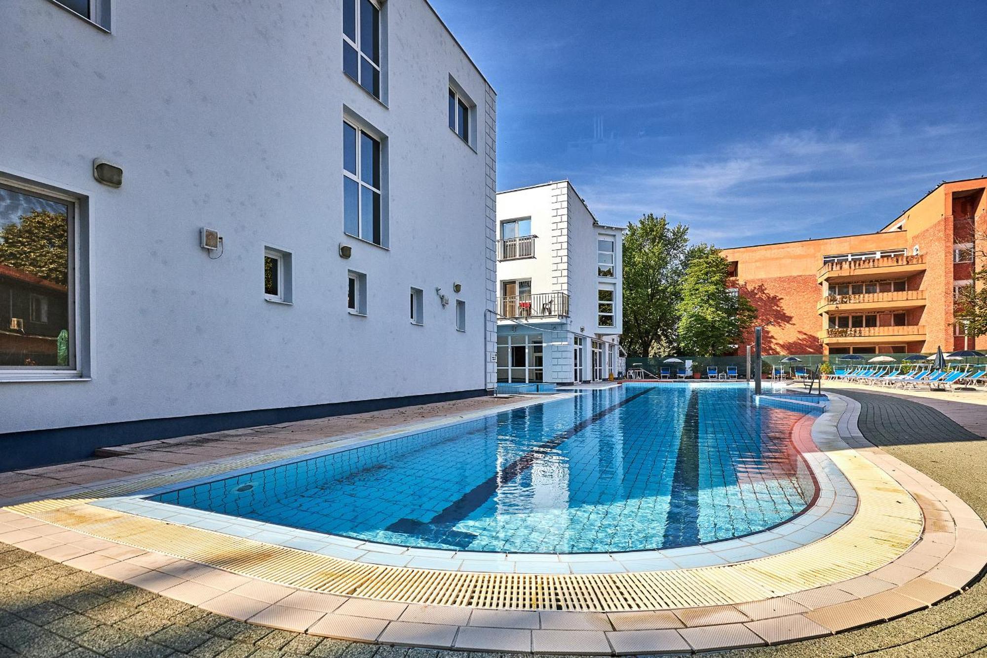 Hotel Silver Hajduszoboszlo Exterior foto