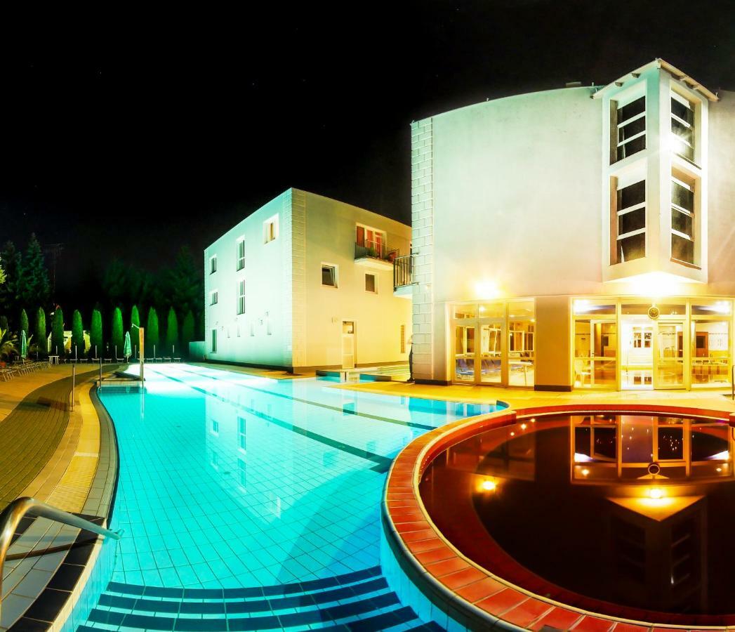 Hotel Silver Hajduszoboszlo Exterior foto