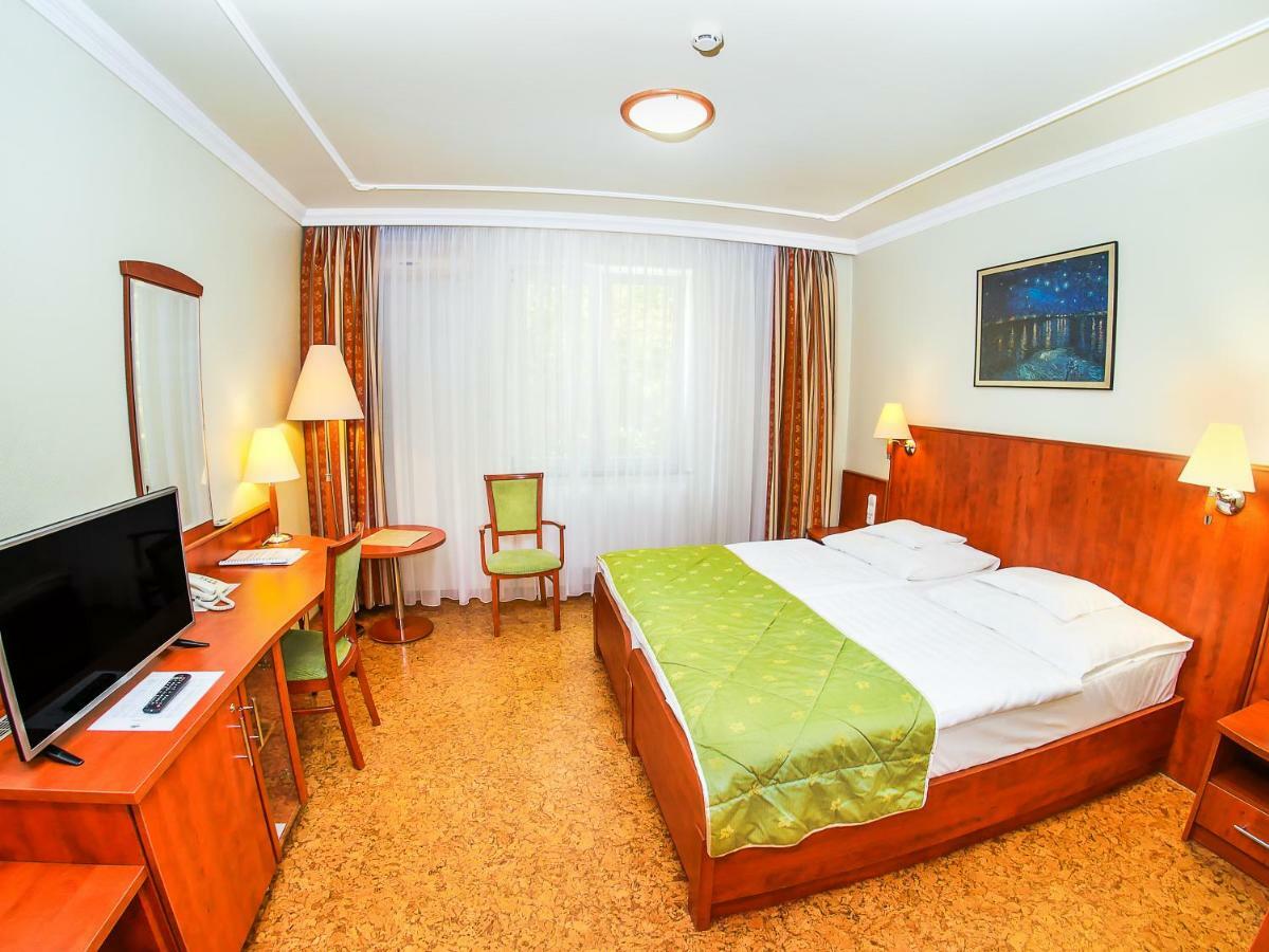 Hotel Silver Hajduszoboszlo Exterior foto